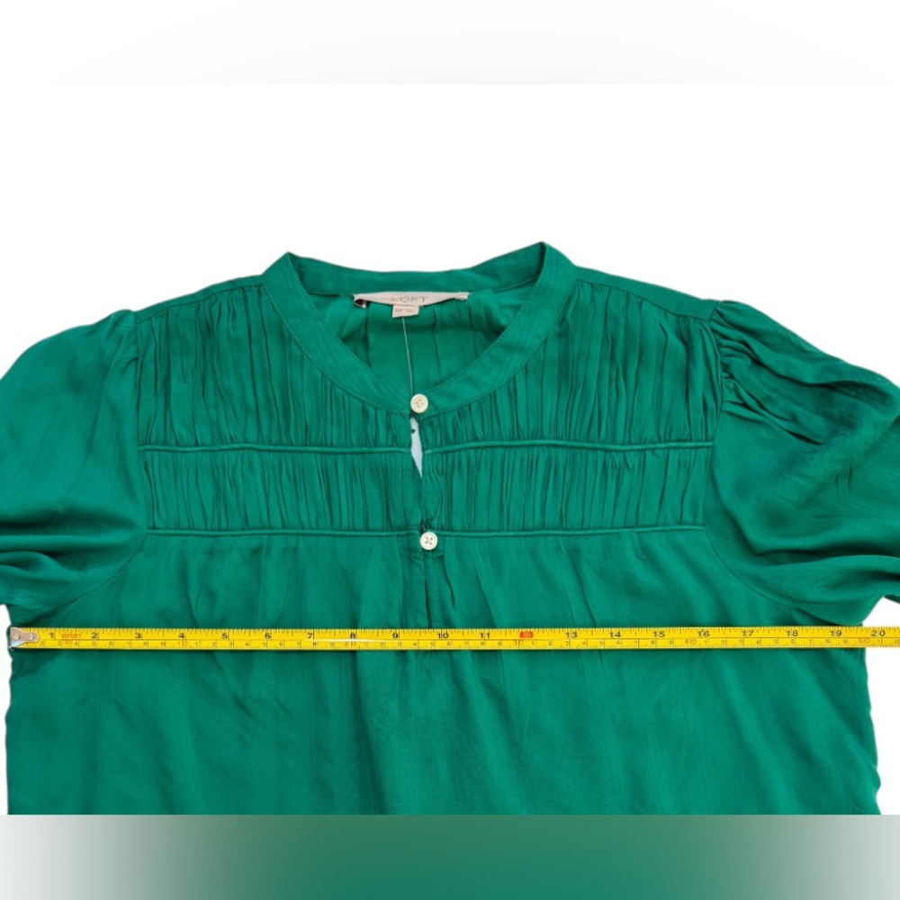 NWT LOFT Women’s Long Sleeve Shirred Yoke Style Blouse In Kelly Green Size: XSP - Picture 10 of 12